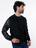 Chaqueta Bomber Negro Hombre – Prenda ligera con aire urbano