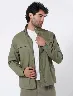Chaqueta con Cierre Verde Oliva Hombre – Ideal para clima fresco