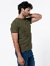 Camiseta Textura Verde Oliva Hombre – Estilo casual con detalle visual