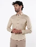 Camisa Llana Beige Hombre – Tono neutro de estilo casual