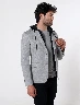 Blazer con Capucha Gris Hombre – Combinación práctica y contemporánea
