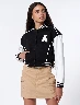 Chaqueta Aplique Letra A Negro Mujer – Diseño juvenil con estilo urbano