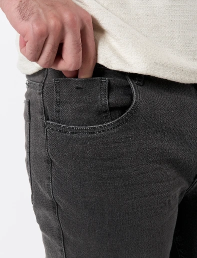 Jean Slim Llano Gris