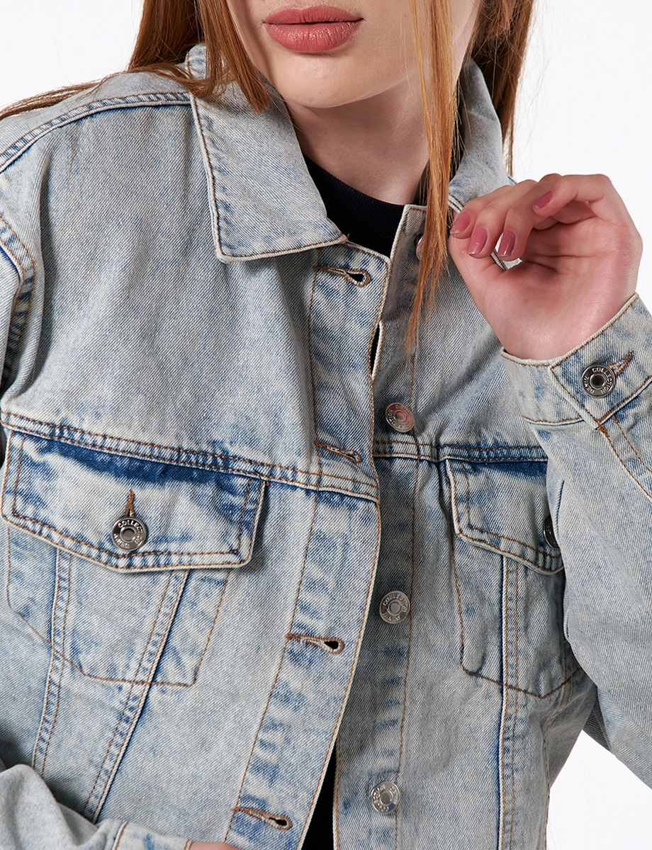 Chaqueta Corta Azul Claro