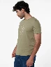 Camiseta Estampada Verde Oliva Hombre – Gráfico actual con aire casual