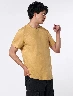 Camiseta Básica Mostaza Hombre – Toque moderno para outfits casuales