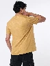 Camiseta Básica Mostaza Hombre – Toque moderno para outfits casuales