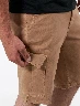 Bermuda Chino Cargo Beige Hombre – Diseño casual con bolsillos útiles.