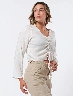 Blusa Encarrujado Crudo Mujer – Toque delicado con estilo femenino