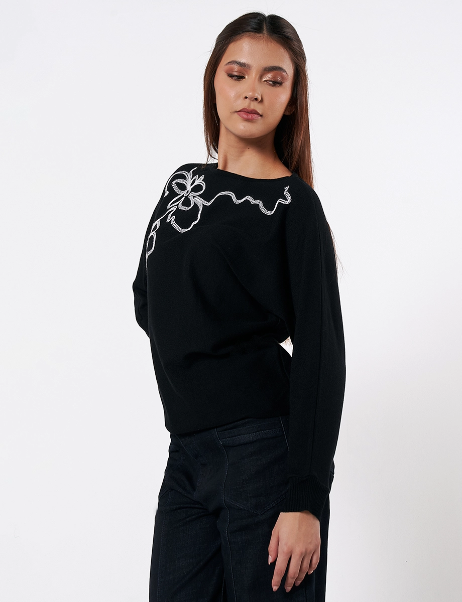 Sweater Bordado Negro
