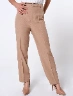 Pantalón Llano Arena Mujer – Básico versátil para estilos modernos