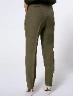 Pantalón Llano Verde Oliva Mujer – Tono natural para looks sofisticados