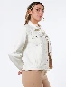 Chaqueta con Botones Blanco Mujer – Toque elegante para cualquier look