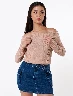 Sweater Off Shoulder Camel Mujer – Diseño femenino y elegante
