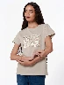 Camiseta Hojas Taupe Mujer – Inspiración natural con diseño actual
