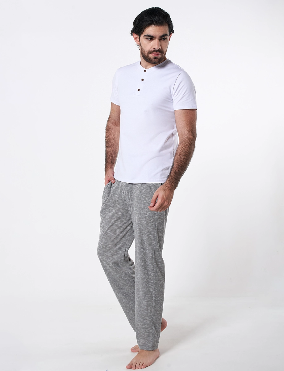 Pijama Camiseta Blanca + Pantalón Gris