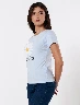 Camiseta Margarita Celeste Mujer – Inspiración floral y juvenil