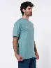 Camiseta Tokio Turquesa Gabriel – Inspiración urbana en tono llamativo