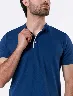Camiseta Polo Azul Medio Llana Hombre – Básico con aire deportivo