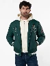 Chompa Verde con Capucha Hombre – Prenda casual con toque deportivo