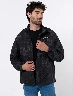 Chaqueta Estampada Negro Hombre – Diseño urbano con carácter