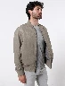 Chaqueta Bomber Kaki Hombre – Versatilidad casual para cualquier outfit