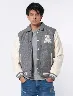 Chaqueta Combinada Letra "A" Gris/Blanco Hombre – Diseño urbano con actitud deportiva