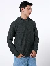 Buzo con Textura Verde Oscuro Hombre – Elegancia casual con personalidad