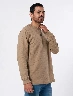 Buzo Timeless Café Claro Hombre – Diseño versátil con toque moderno
