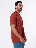 Camiseta Tipo Polo Marrón Hombre – Look clásico para cualquier ocasión