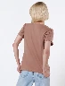 Camiseta Small Owner Café Medio Valeria Mujer – Mensaje urbano actual