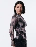 Buzo Mesh Cris Mujer – Estilo urbano con textura ligera
