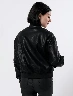 Chompa Cuero Negro Mujer – Estilo audaz con acabado moderno sofisticado