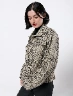 Chaqueta Animal Print Gris Mujer – Diseño moderno y llamativo