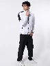 Conjunto Chompa Blanca + Pantalón Negro Hombre – Outfit completo de estilo urbano