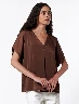 Blusa Clásica Café Oscuro Mujer – Sofisticación sutil para looks formales