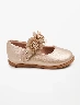 Zapato Caña Baja Dorado Niña – Elegancia y comodidad al caminar