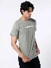 Camiseta New División Gris Claro Hombre – Estilo urbano cómodo y versátil