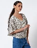 Blusa Estampada Negro Mujer – Elegancia con diseño moderno