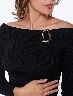 Buzo Off Shoulder Negro Mujer – Estilo moderno con hombros descubiertos