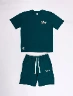 Conjunto Camiseta Estampada + Bermuda Verde Oscuro Niño – Look casual para días activos