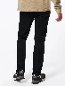 Pantalón Jean Regular Negro Hombre – Corte clásico para uso diario con estilo versátil y moderno.