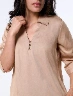 Blusa Cuello en V Camel Mujer – Diseño favorecedor para looks sofisticados