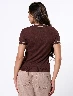 Camiseta Tejida Chocolate Mujer – Textura y estilo para destacar