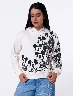 Chompa Mickey Mouse Blanco Mujer – Estilo divertido con esencia juvenil