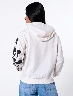 Chompa Mickey Mouse Blanco Mujer – Estilo divertido con esencia juvenil