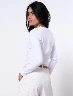 Buzo Básico Blanco Mujer – Comodidad esencial con estilo moderno