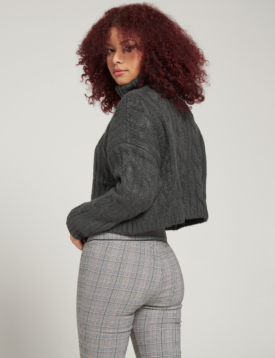 Sweater Cuello Alto Unicolor