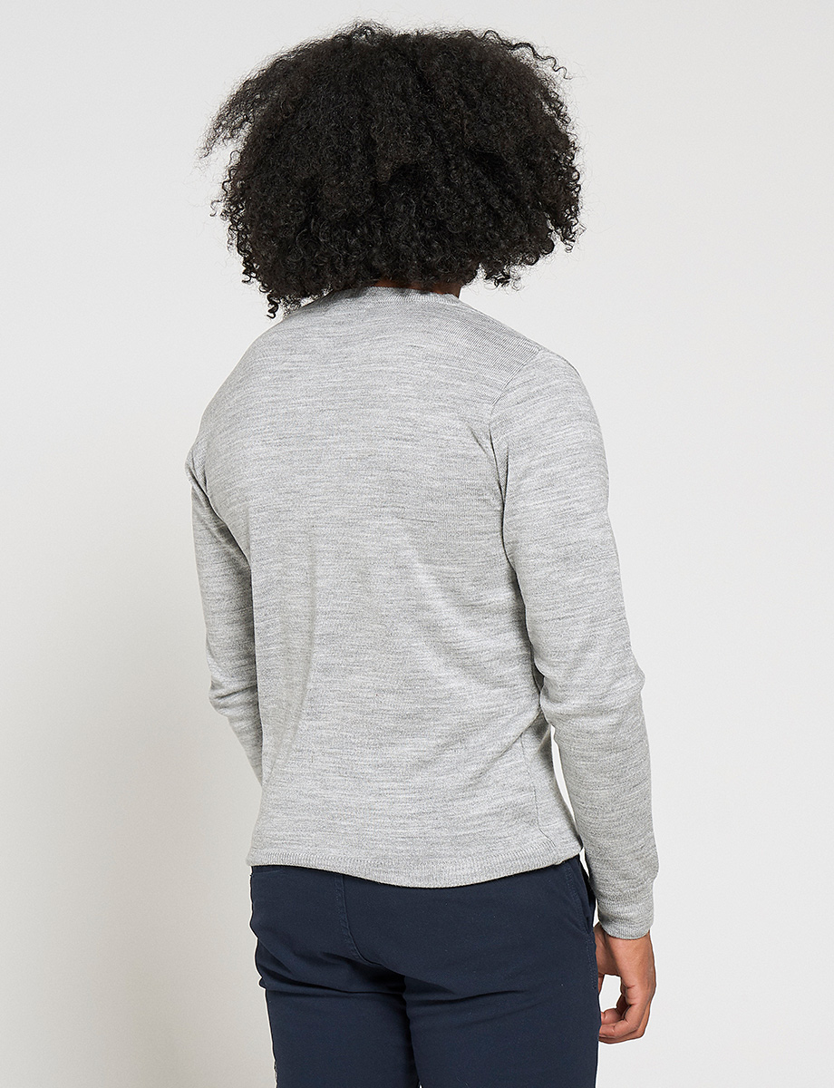 Sweater Básico Cuello en V