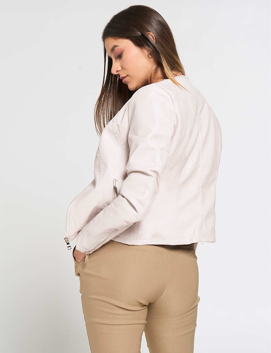 Chaqueta Cuerina con Perlas